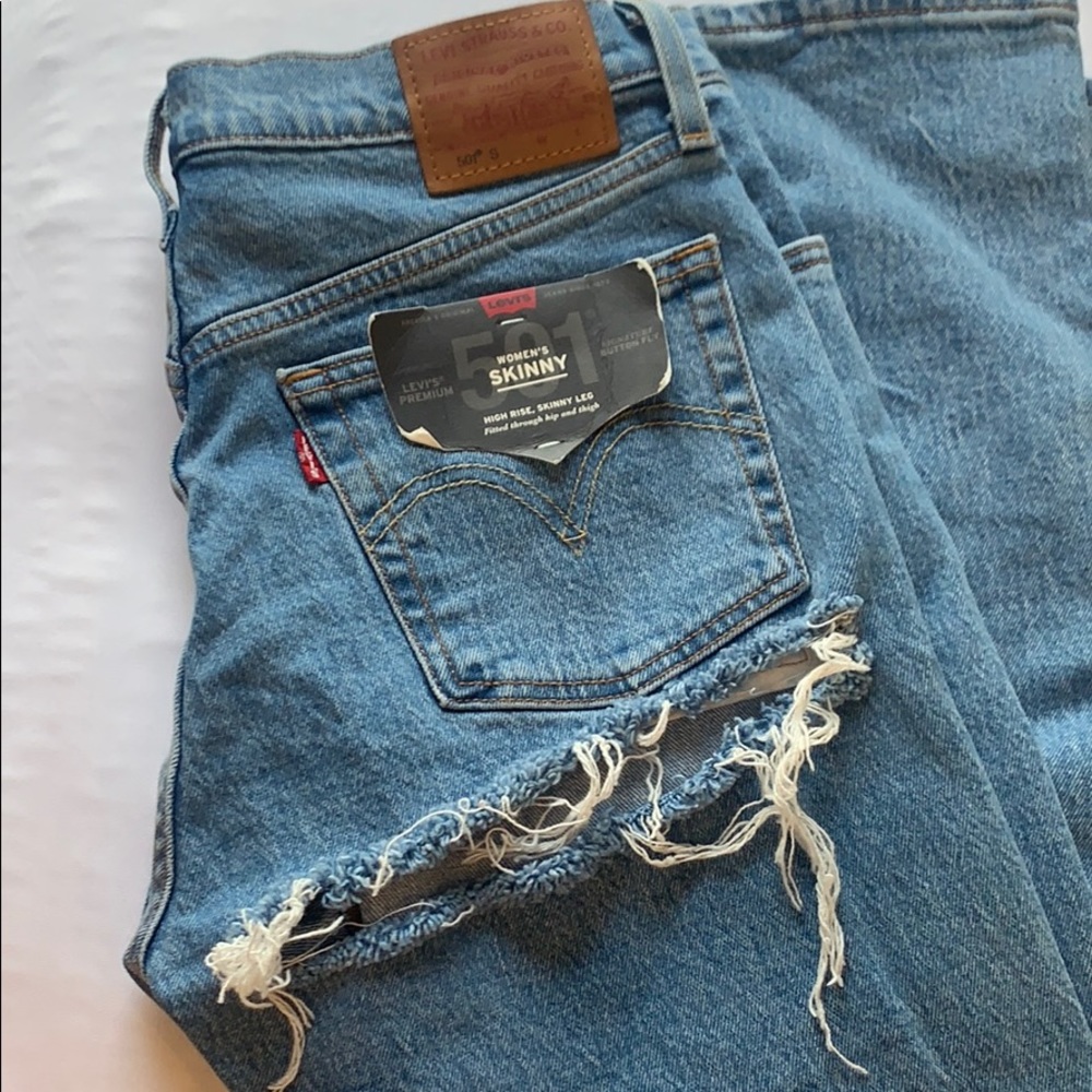 Levi’s High Waist Wedgie Butt Rip / Ass Rip Jeans